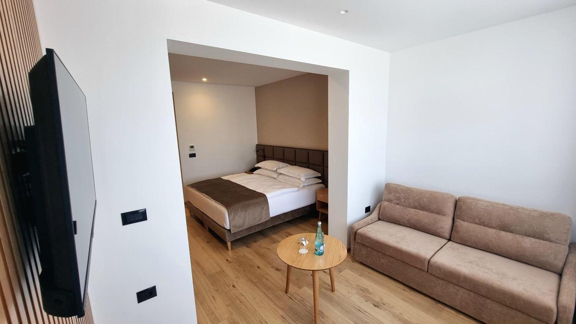 Sibb Hotel Tiranë Eksteriør bilde