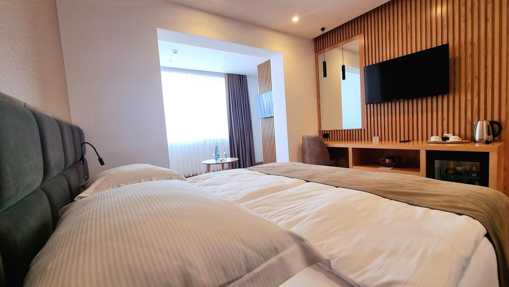 Sibb Hotel Tiranë Eksteriør bilde