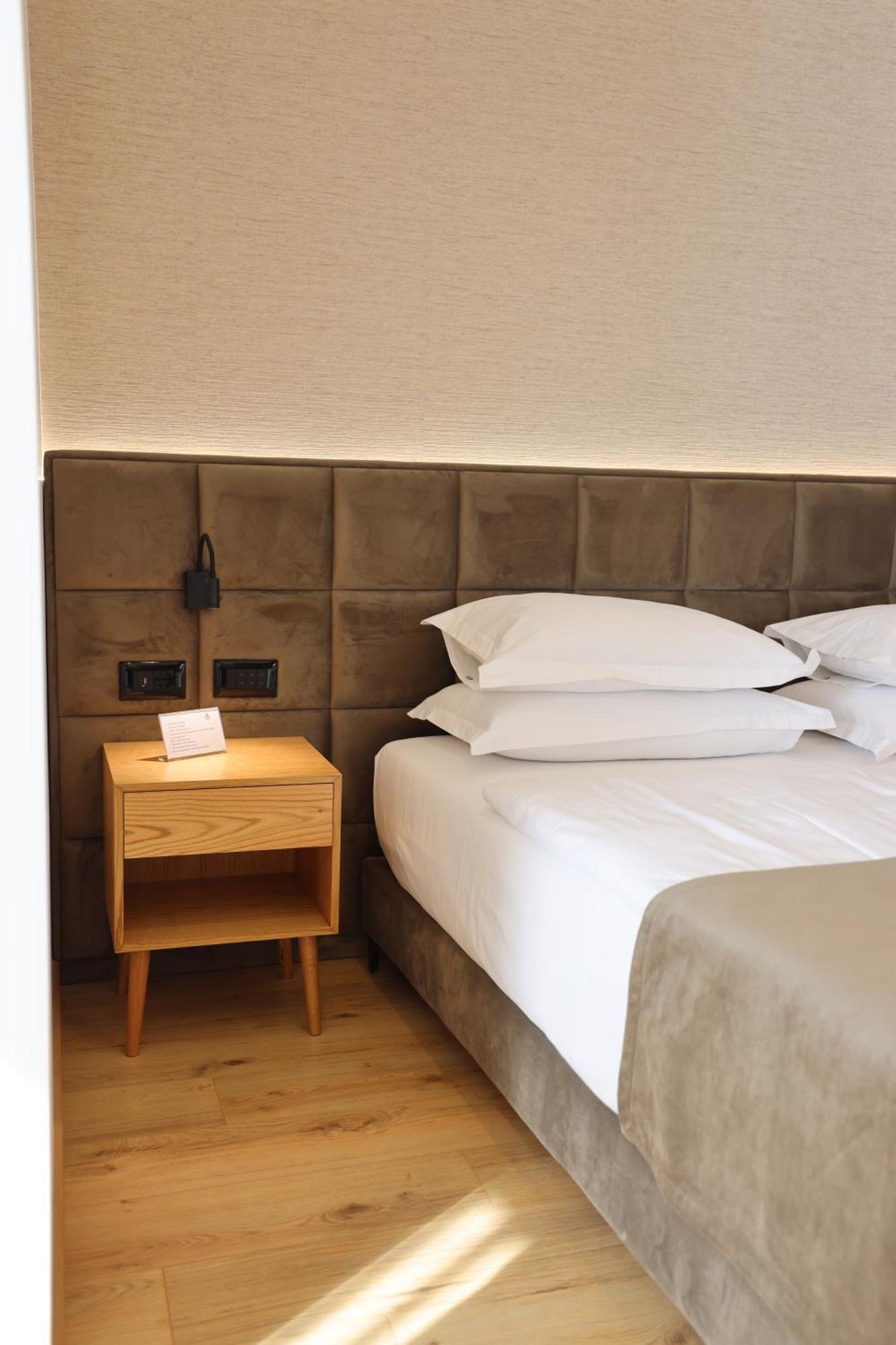 Sibb Hotel Tiranë Eksteriør bilde