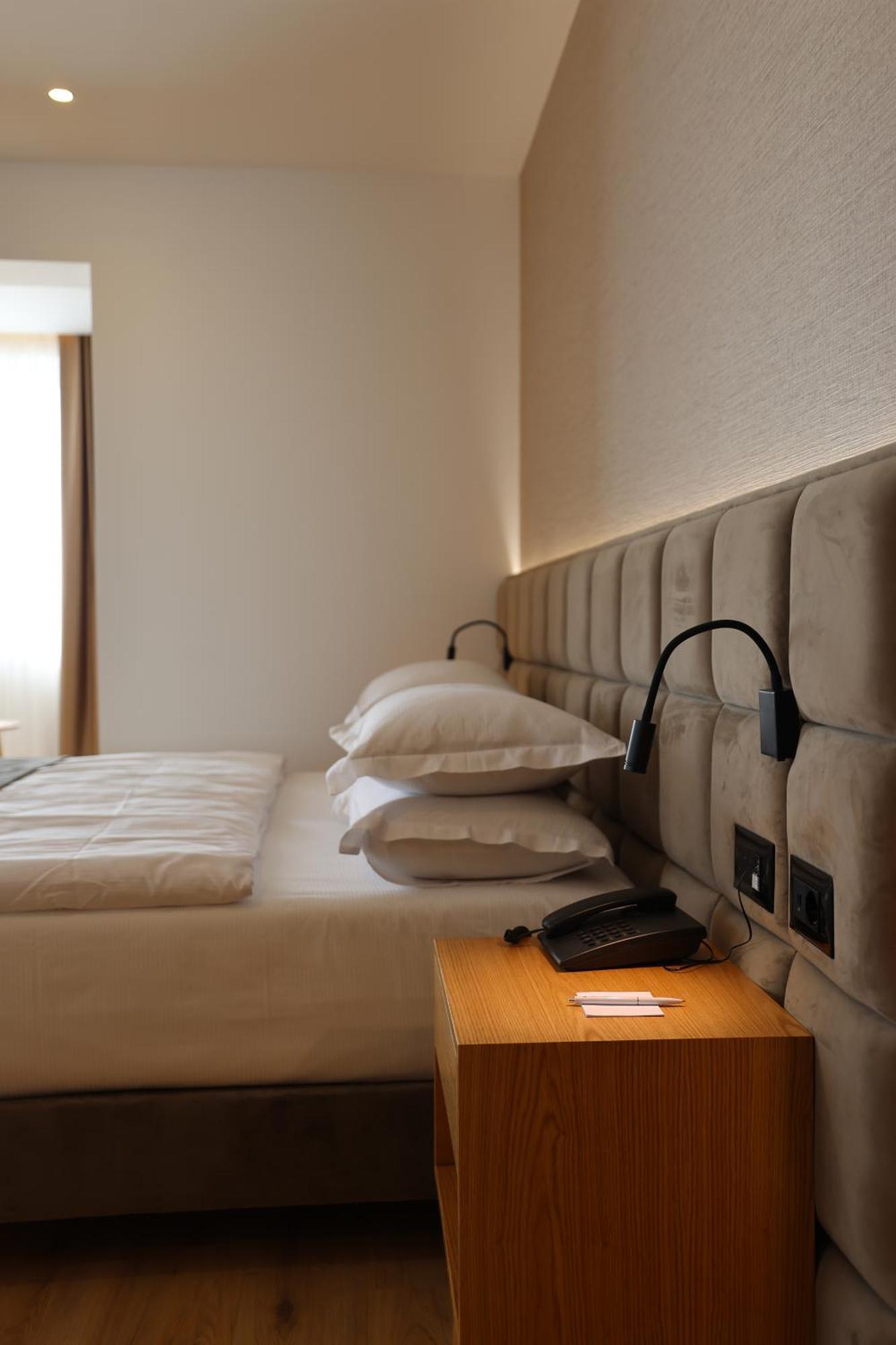 Sibb Hotel Tiranë Eksteriør bilde