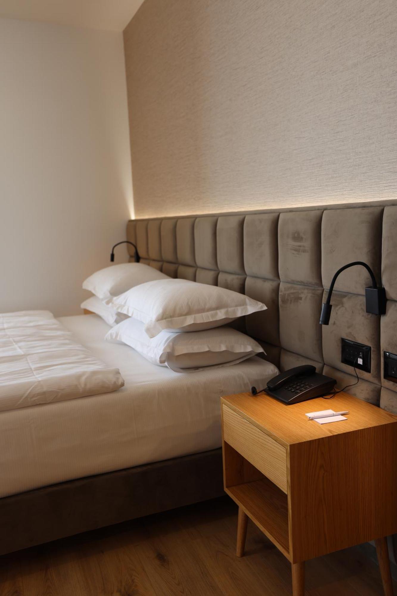 Sibb Hotel Tiranë Eksteriør bilde