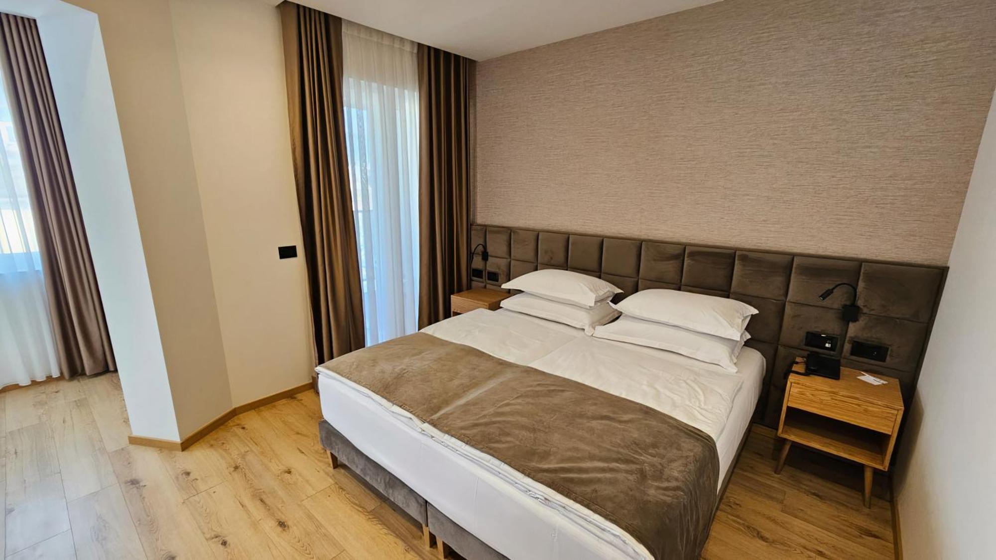 Sibb Hotel Tiranë Eksteriør bilde