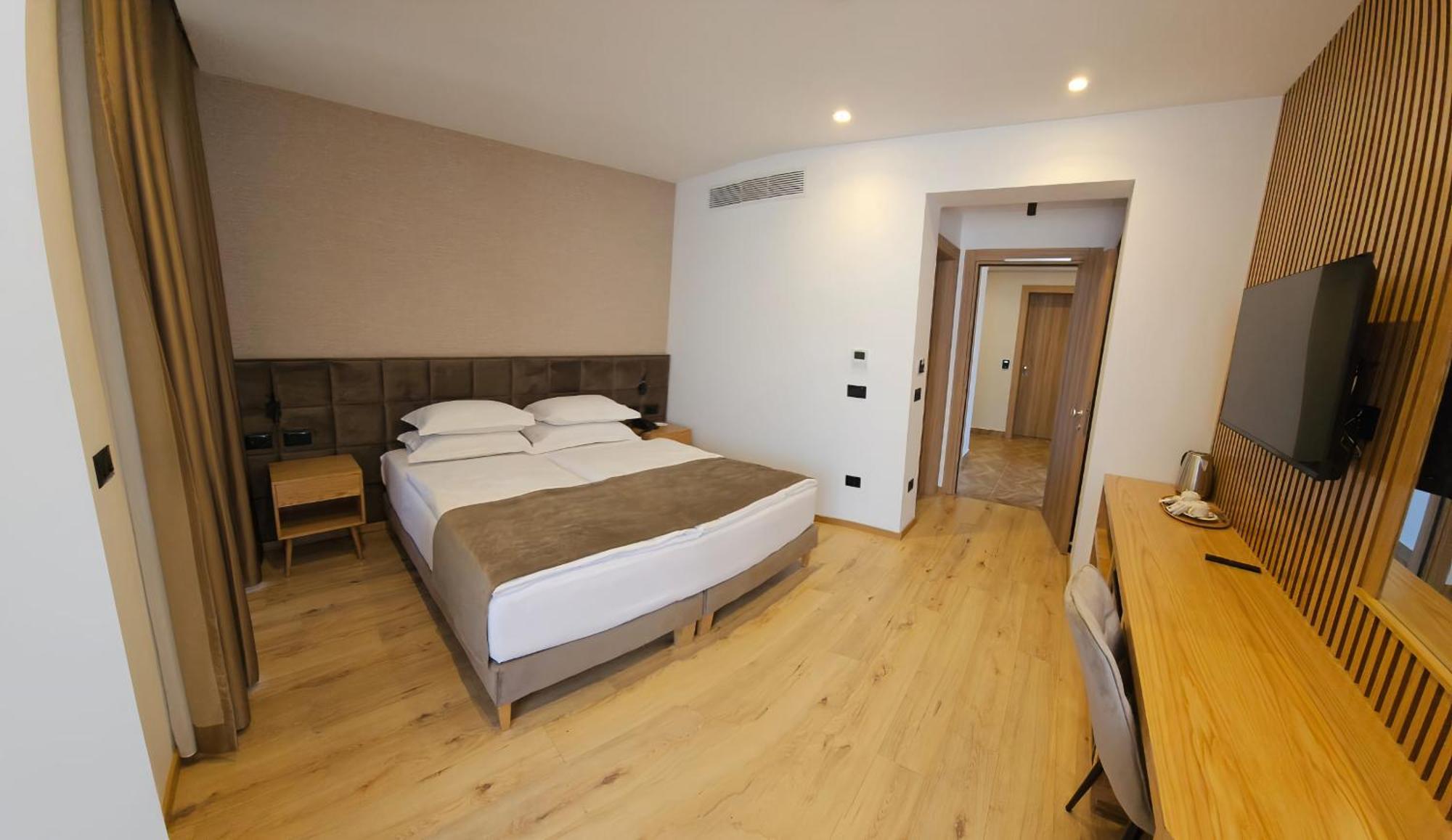 Sibb Hotel Tiranë Eksteriør bilde