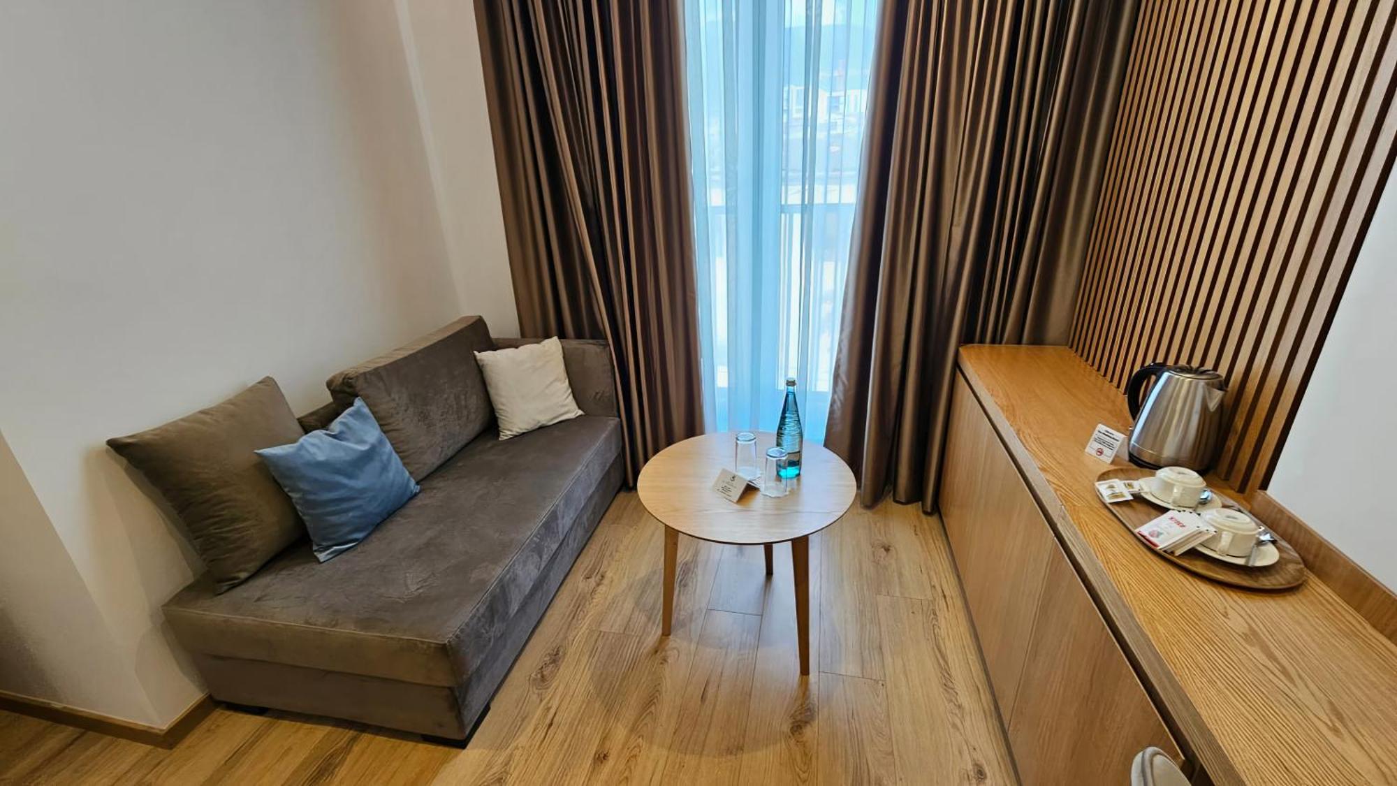 Sibb Hotel Tiranë Eksteriør bilde