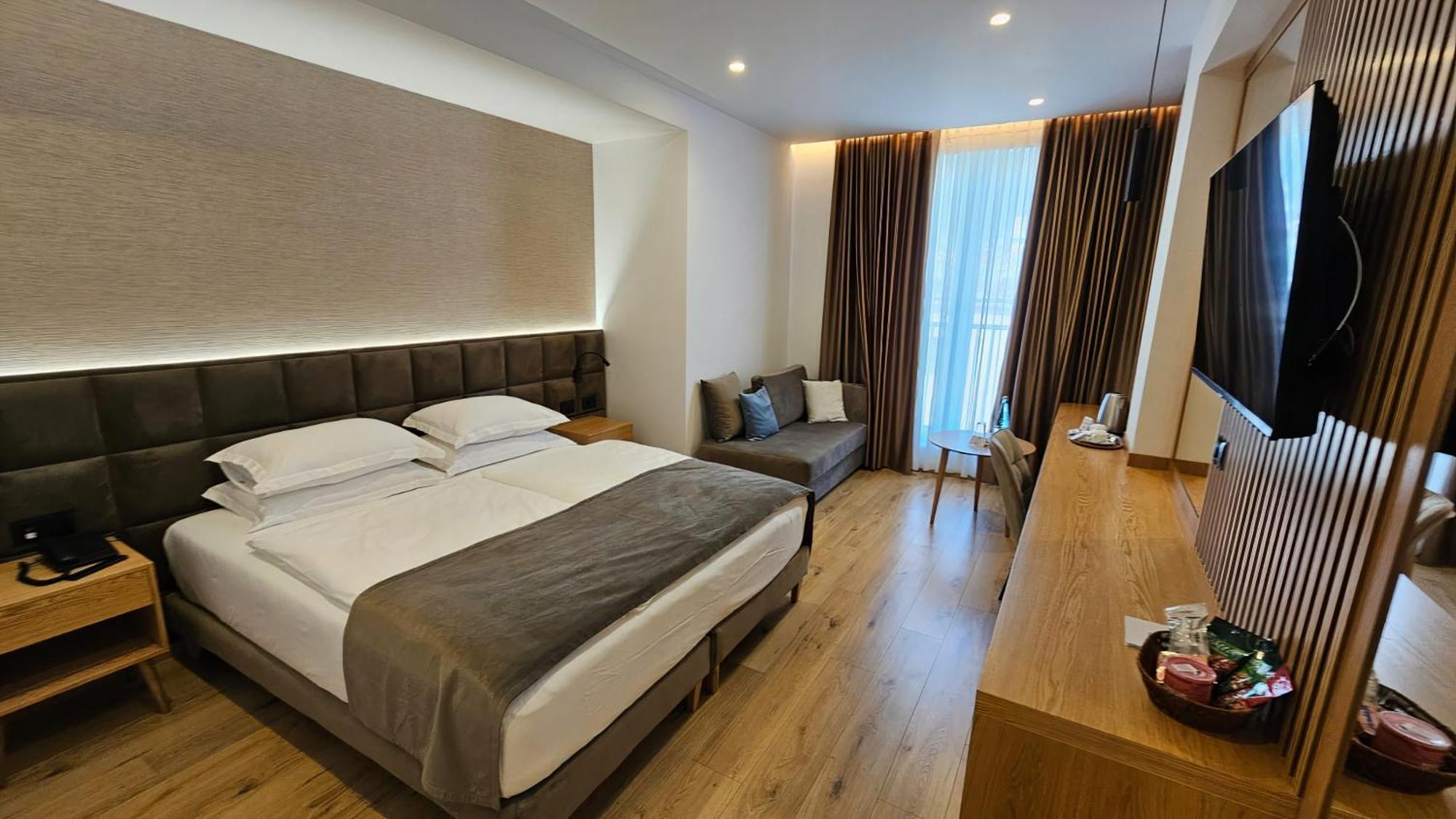 Sibb Hotel Tiranë Eksteriør bilde