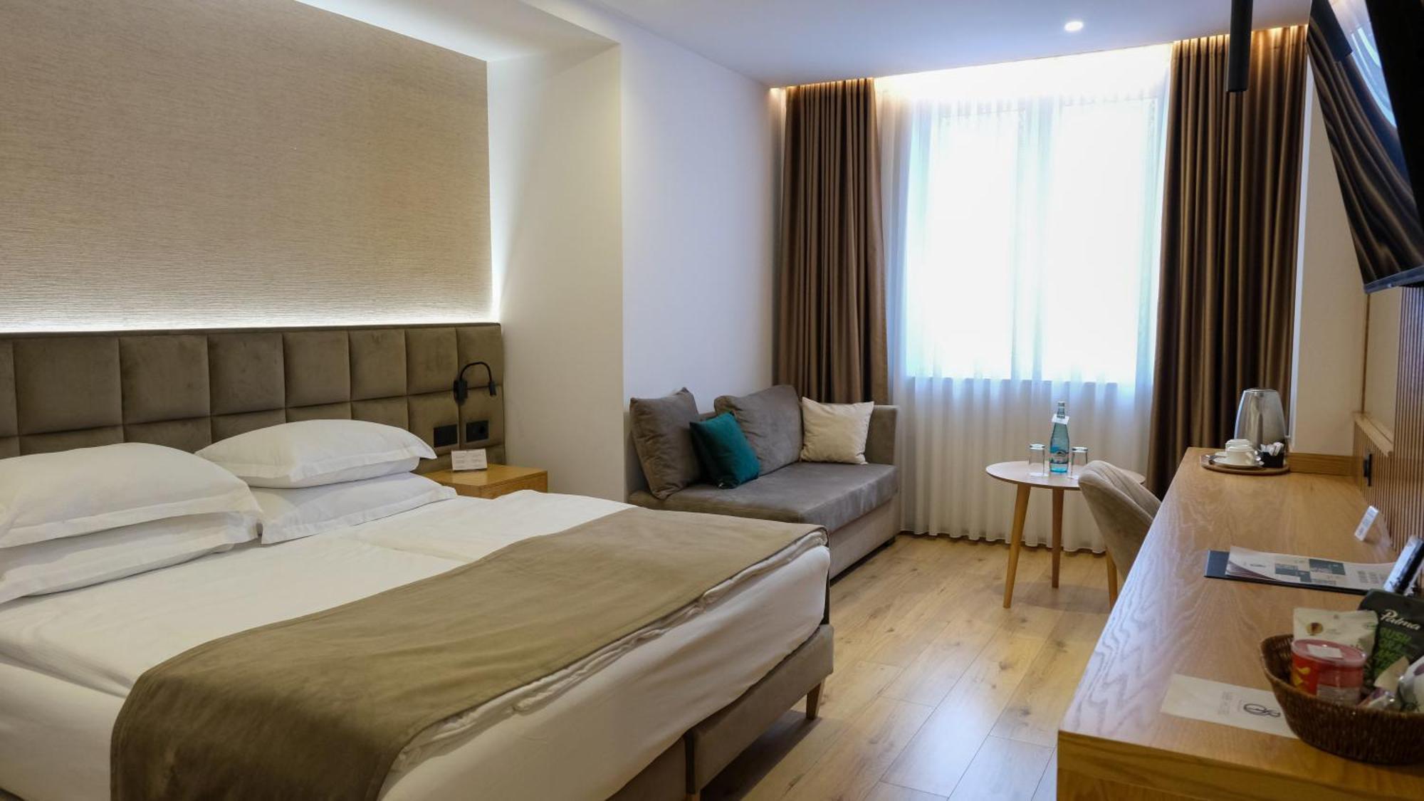 Sibb Hotel Tiranë Eksteriør bilde
