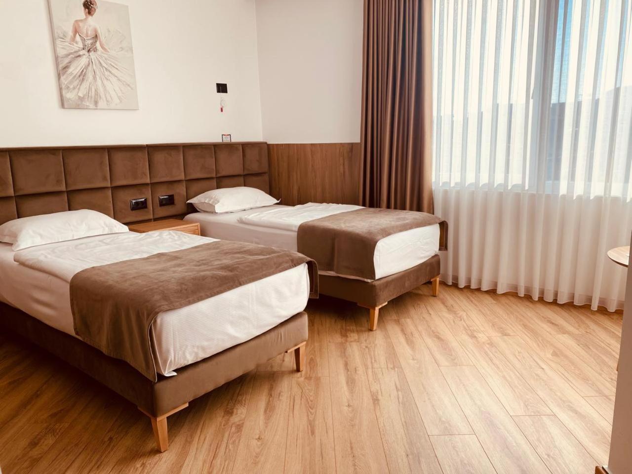 Sibb Hotel Tiranë Eksteriør bilde